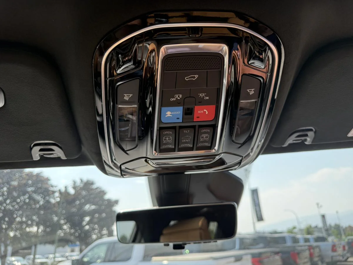 New 2026 White Jeep Summit Reserve image 36