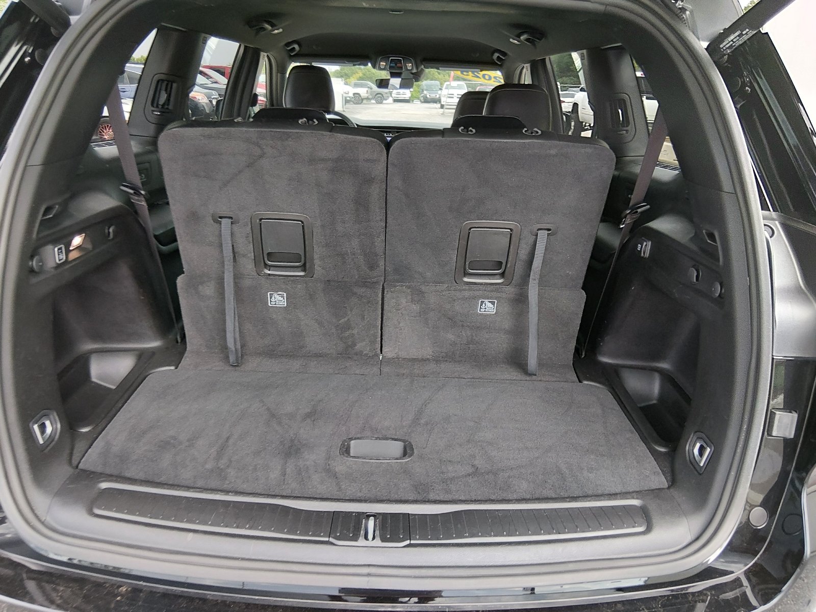 Used 2025 Diamond Black Crystal Pearl Coat Jeep Limited image 13