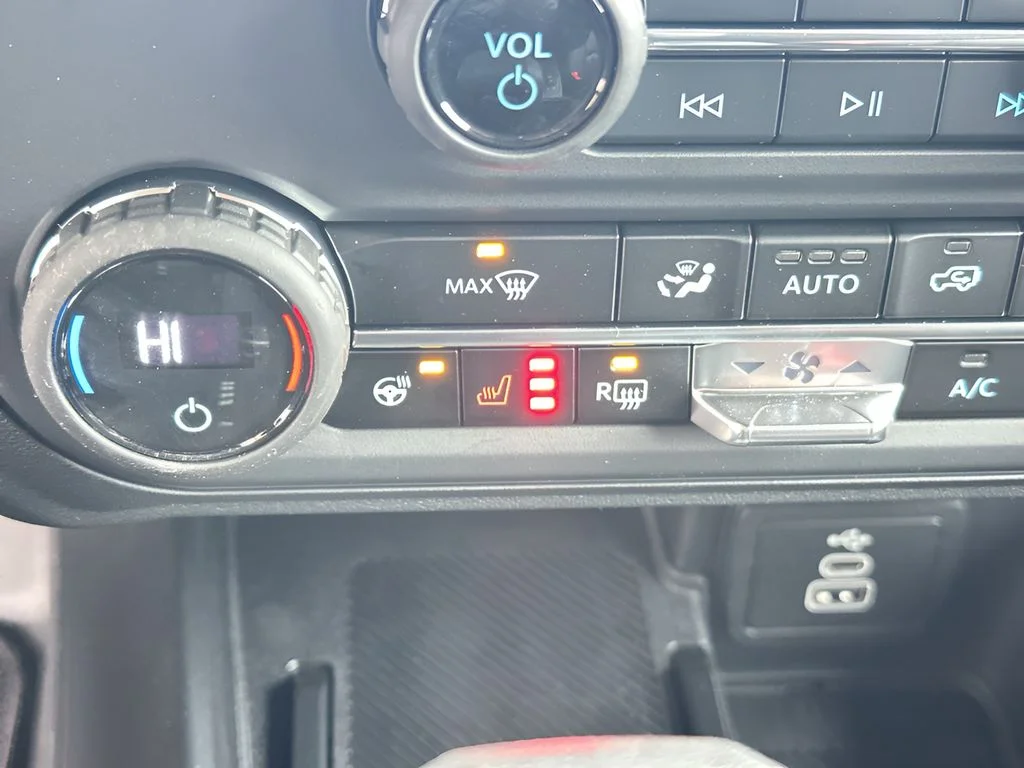 New 2026 Velocity Blue Metallic Ford Badlands image 21