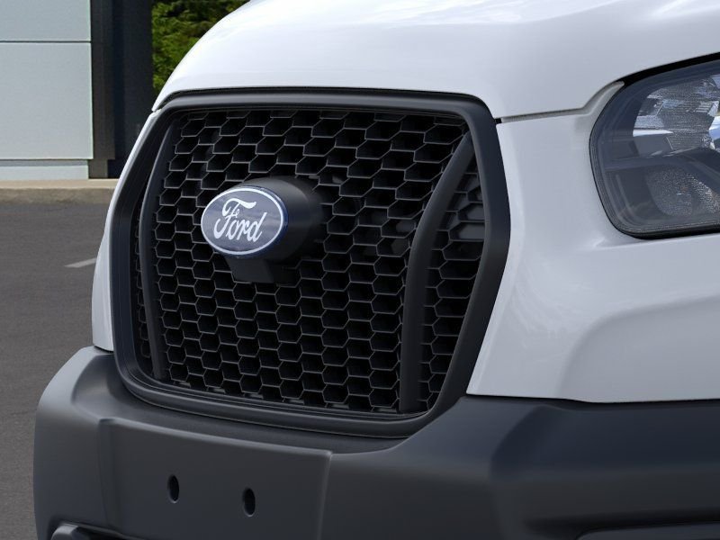 New 2026 Oxford White Ford Passenger Van XL image 44