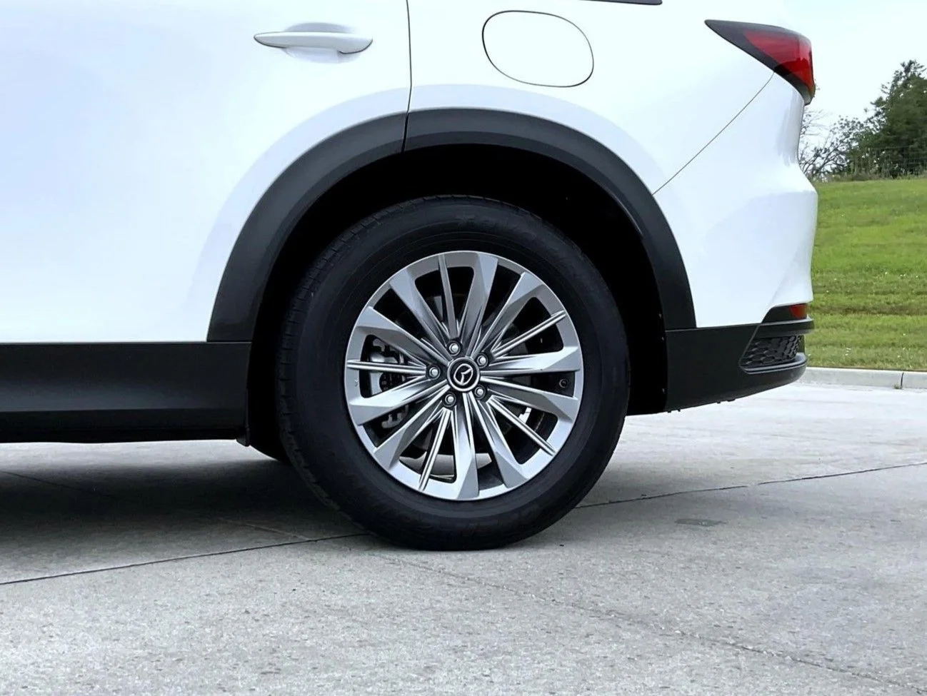 Certified Used 2024 White Mazda Preferred image 25