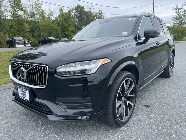 Used 2021 Black Volvo Momentum image 1