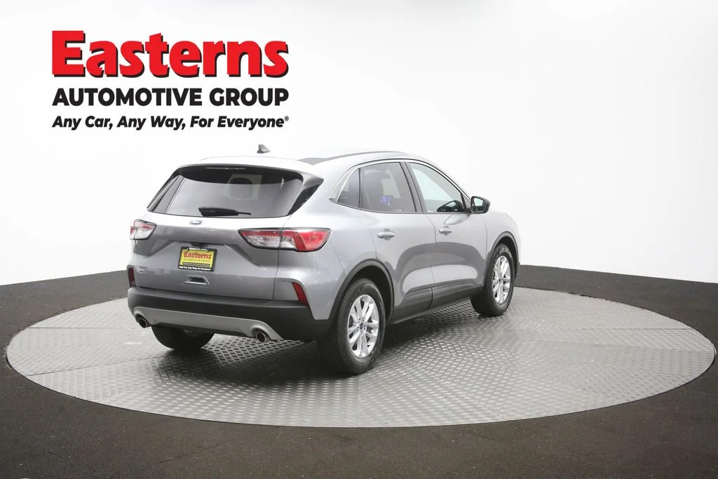 Used 2022 Silver Ford SE image 41