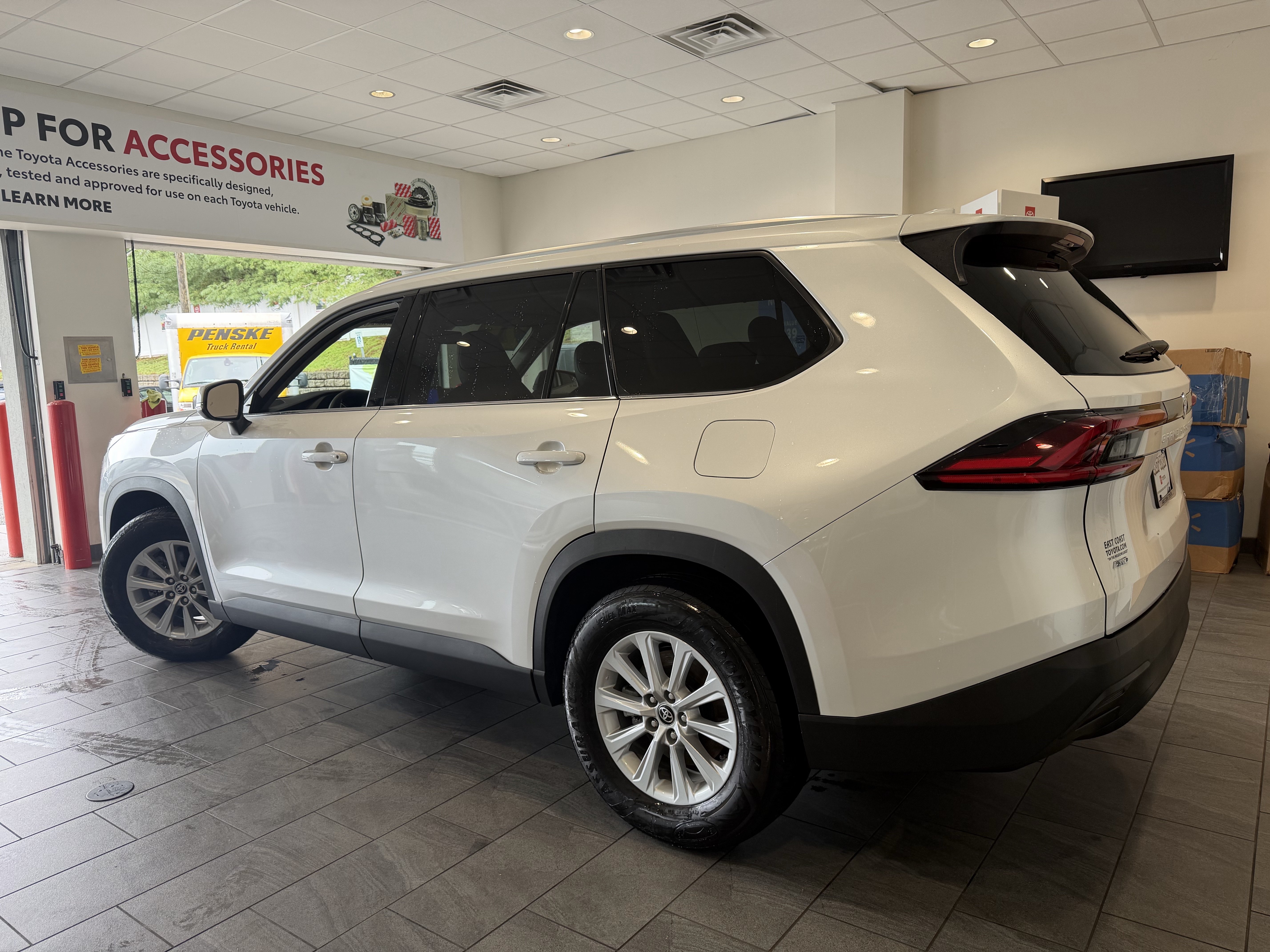 Certified Used 2025 White Toyota XLE image 4