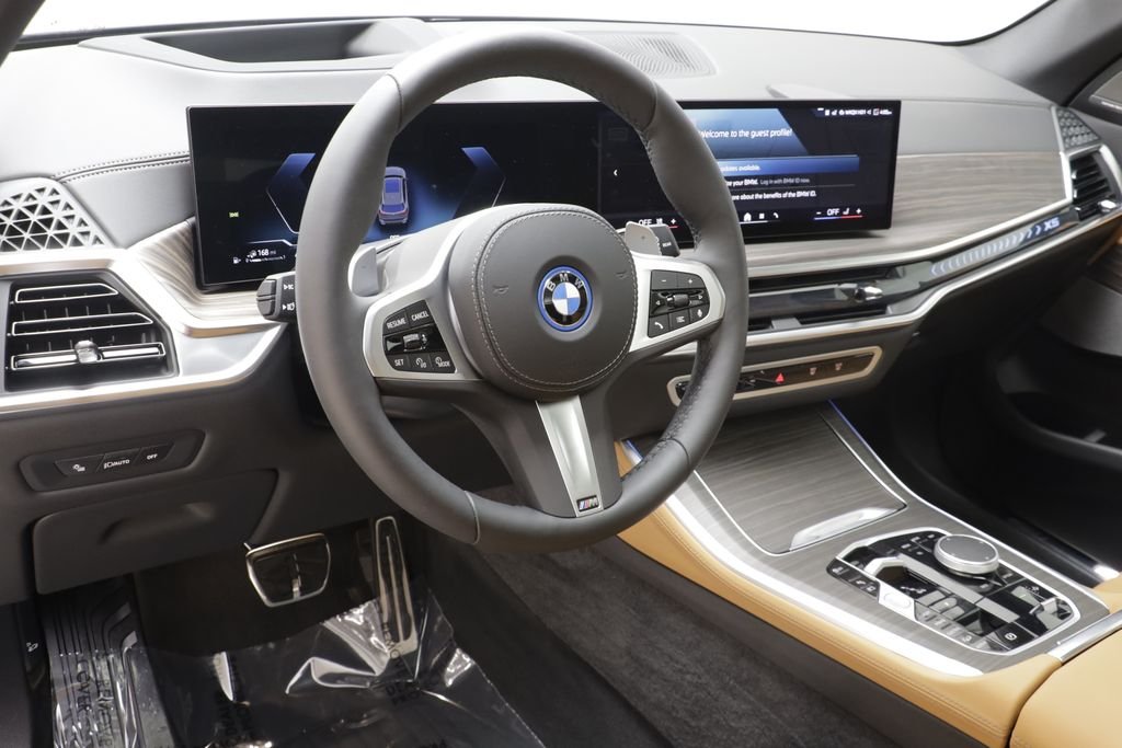 New 2026 Dravit Grey Metallic BMW xDrive50e image 8