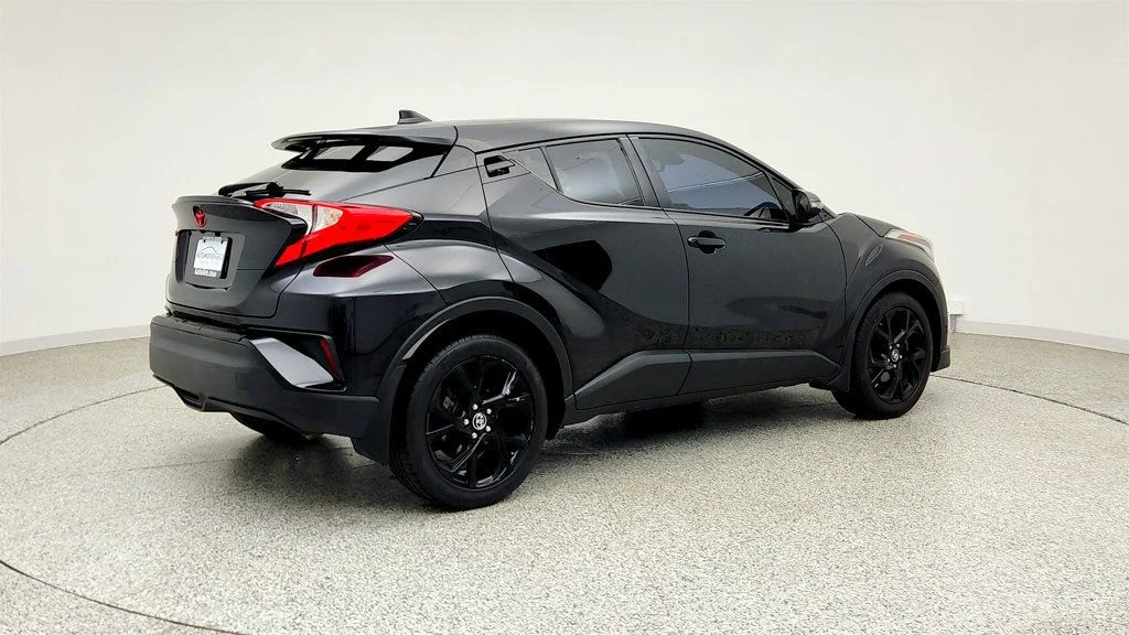 Used 2018 Black Sand Pearl Toyota XLE Premium FWD image 5