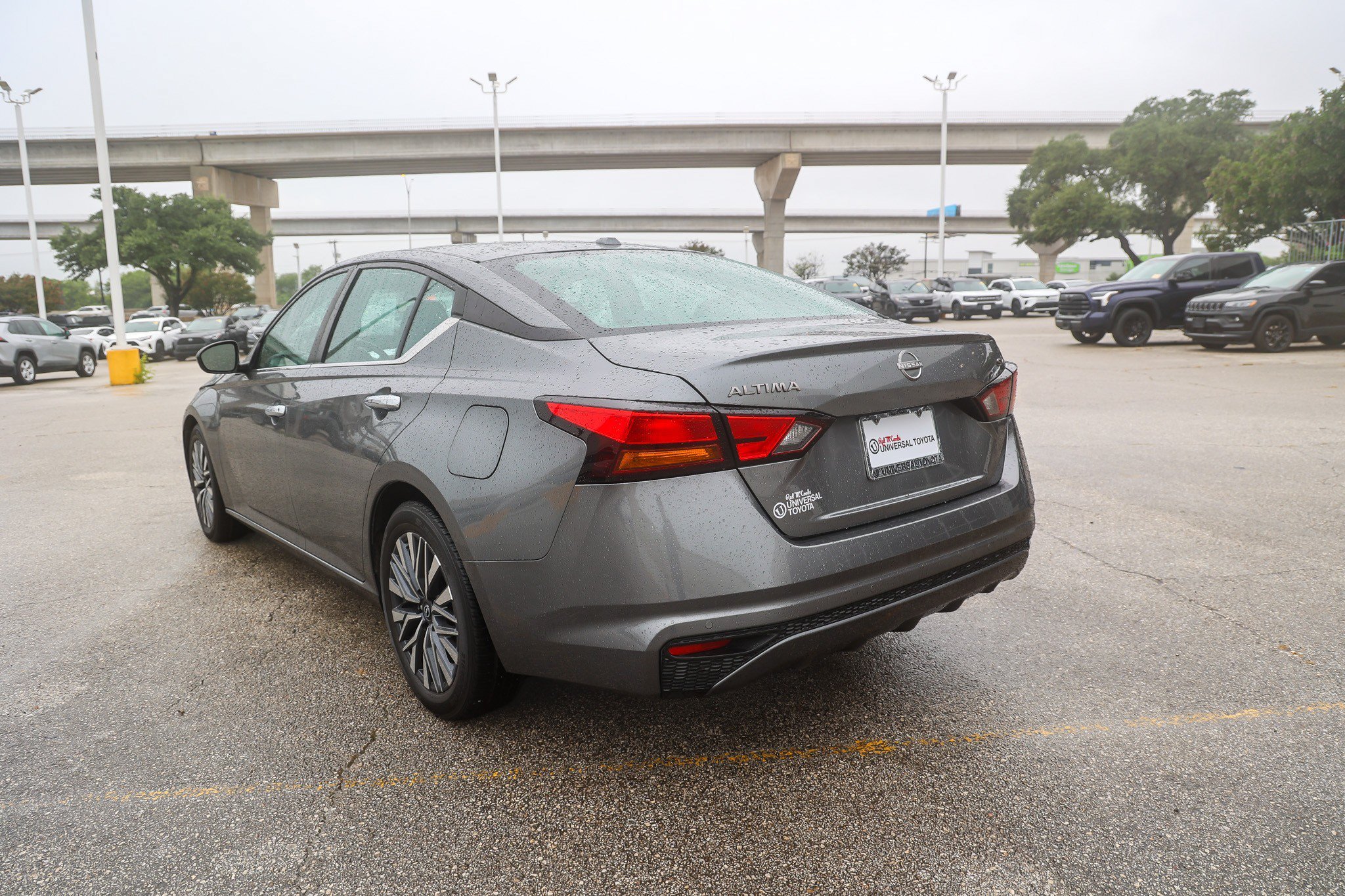 Used 2023 Gun Metallic Nissan 2.5 SV image 8