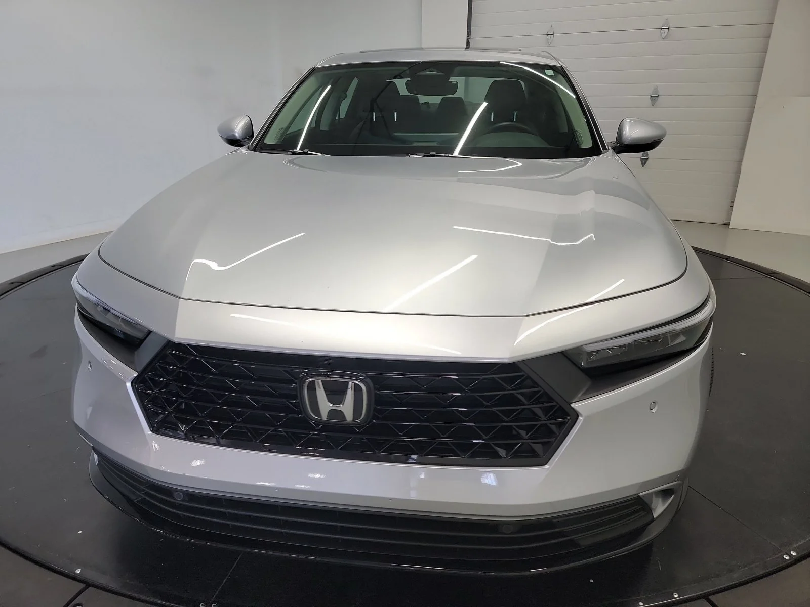 Certified Used 2025 Solar Silver Metallic Honda EX-L image 2