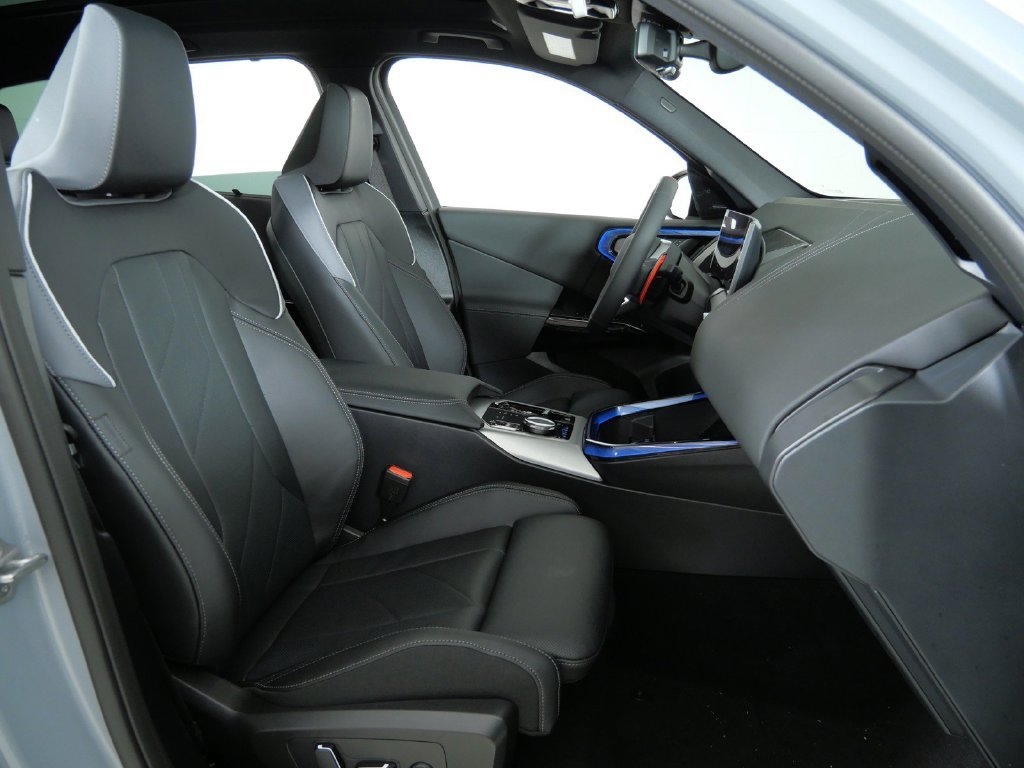 New 2026 Brooklyn Grey Metallic BMW M50 xDrive image 22