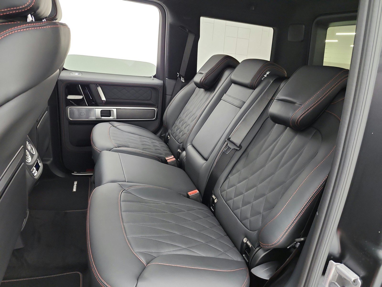 New 2027 MANUFAKTUR Night Black Magno Mercedes-Benz G 580e SUV image 32