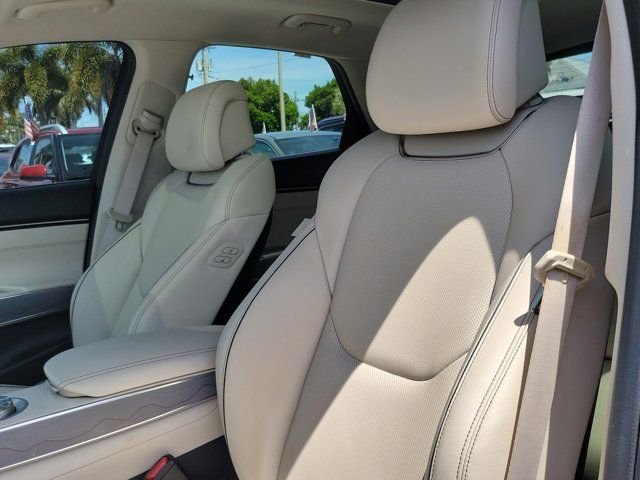 2024 GENESIS GV70 Standard - Photo 13