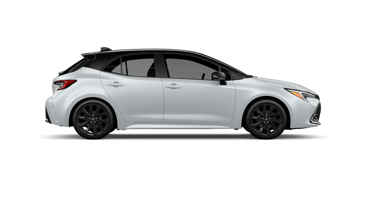 New 2027 Wind Chill Pearl with Black roof Toyota XSE image 12