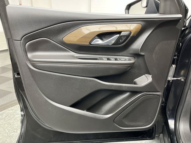 Used 2019 Ebony Twilight Metallic GMC SLE image 6