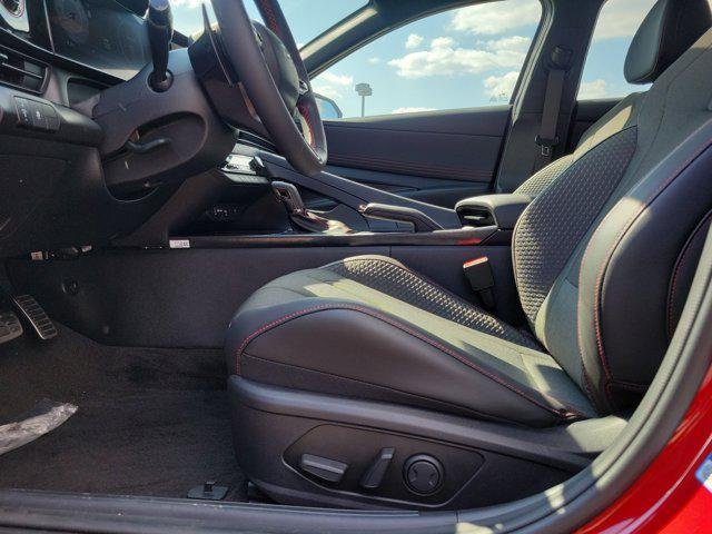 2025 Hyundai Elantra N Line - Photo 16