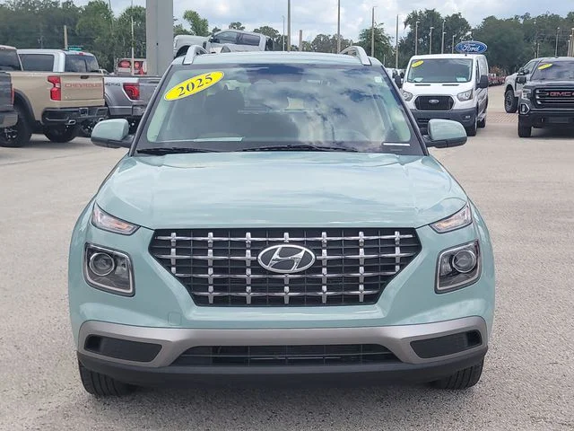 Used 2025 Green Hyundai SEL image 2