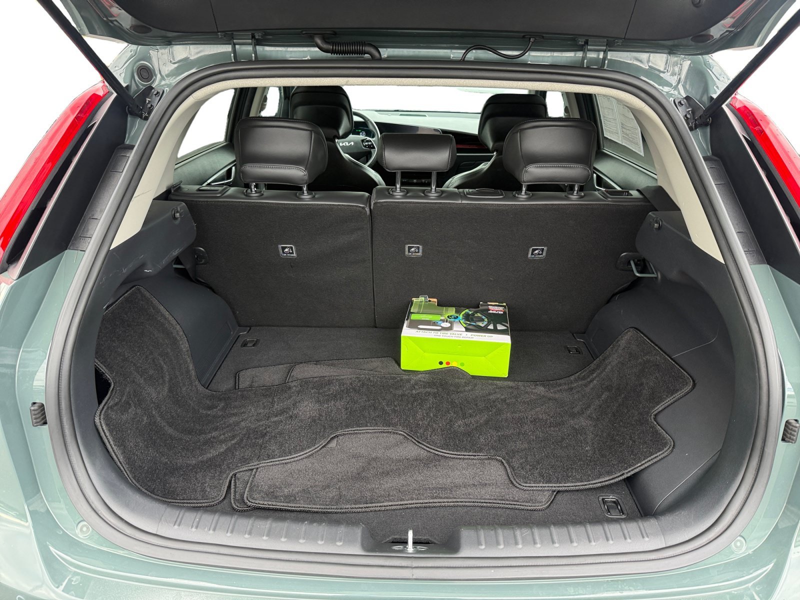 Used 2023 Green Kia EX image 17
