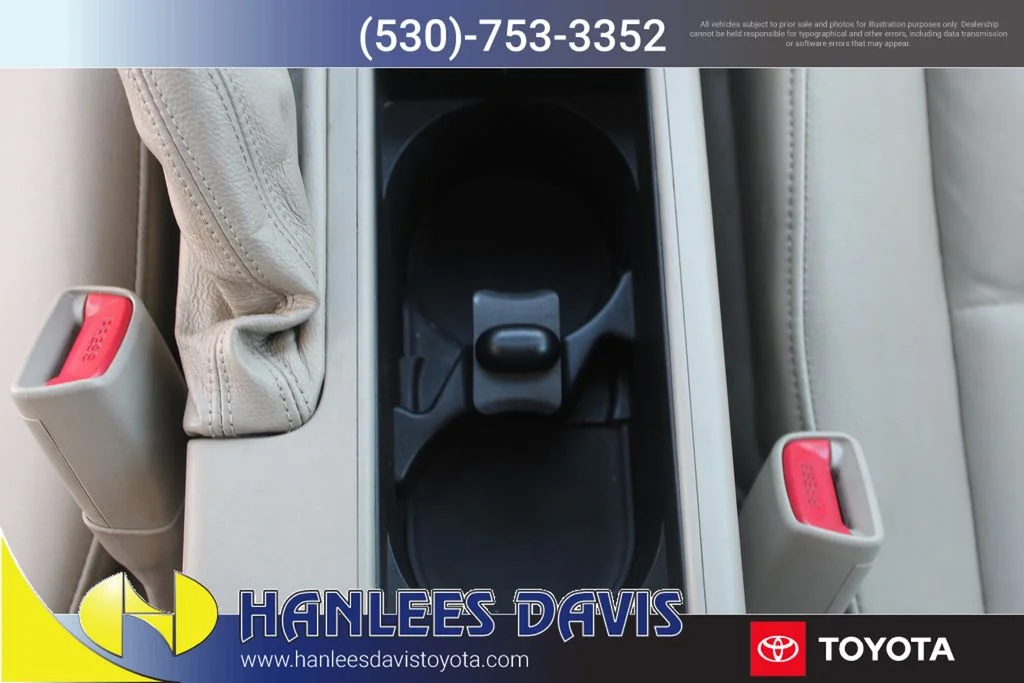 Used 2005  Subaru 3.0R image 19