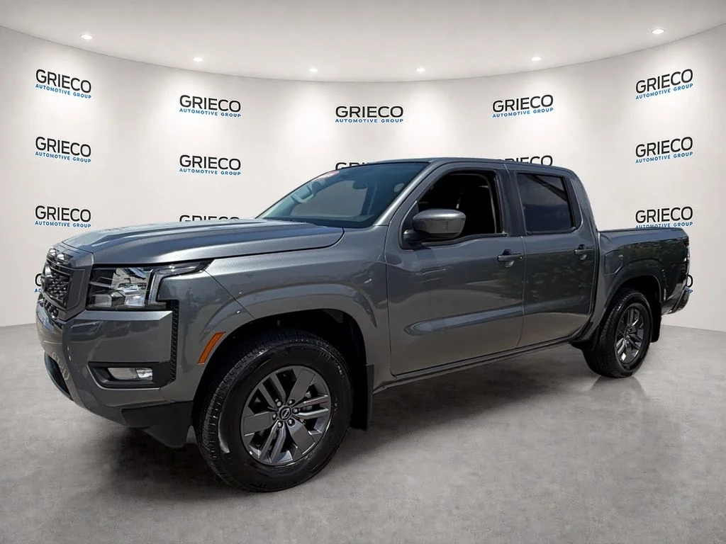 Used 2025 Gray Nissan SV image 3