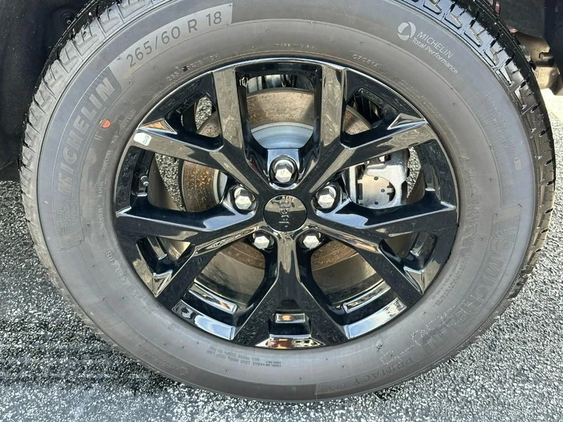 Used 2025 Velvet Red Pearlcoat Jeep Altitude X image 6