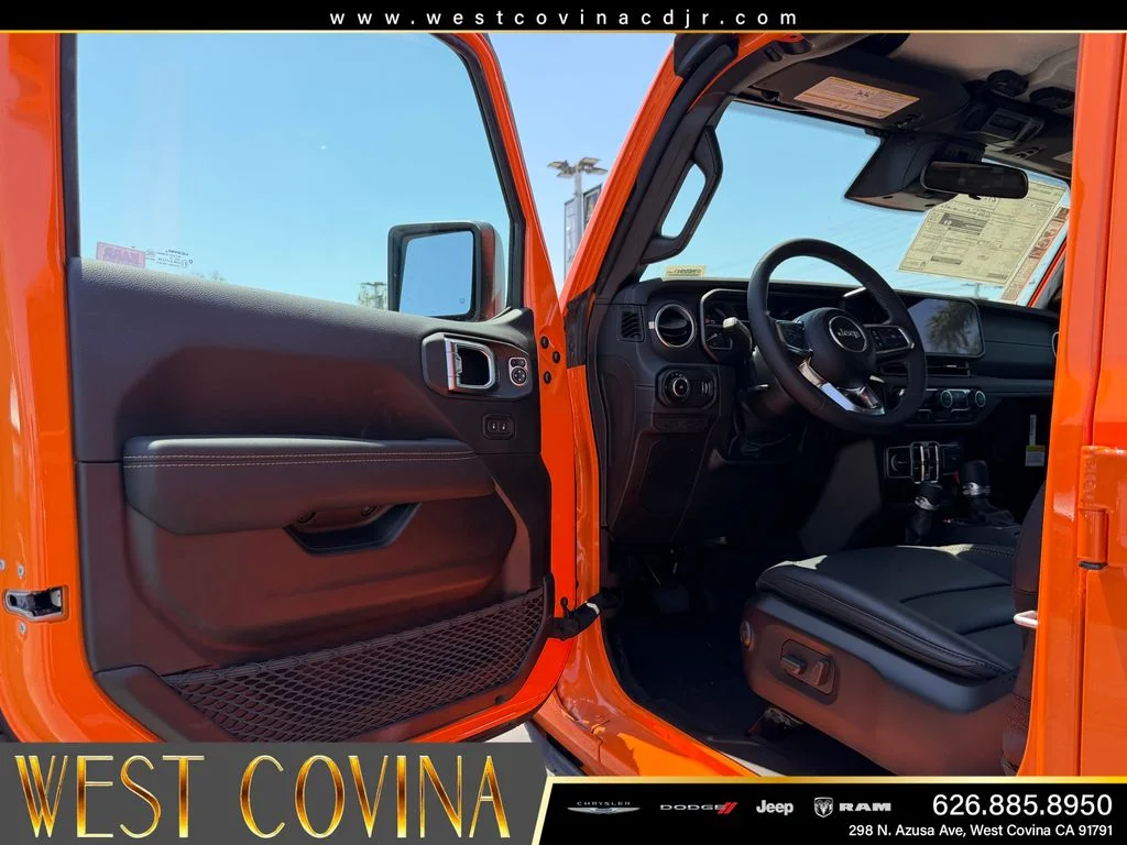 2025 Jeep Wrangler 4-Door Sahara - Photo 13
