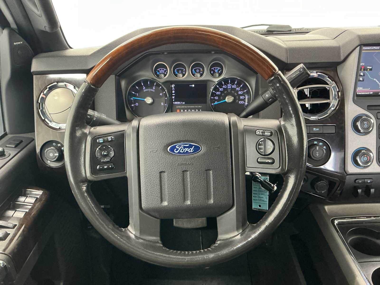 Used 2016 White Platinum Metallic Tri-Coat Ford Platinum image 20