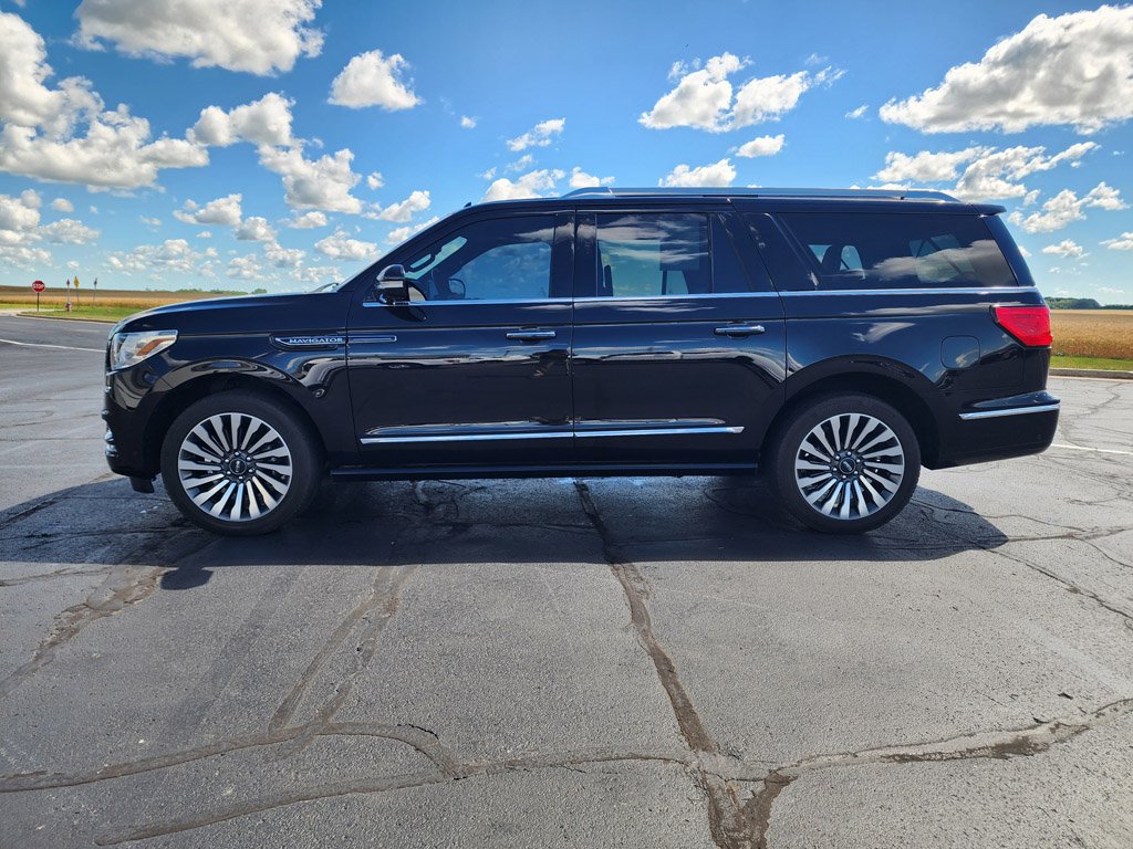 Used 2020 Infinite Black Lincoln Reserve image 6
