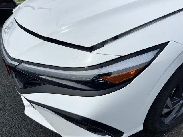 2025 Hyundai Elantra SEL - Photo 13