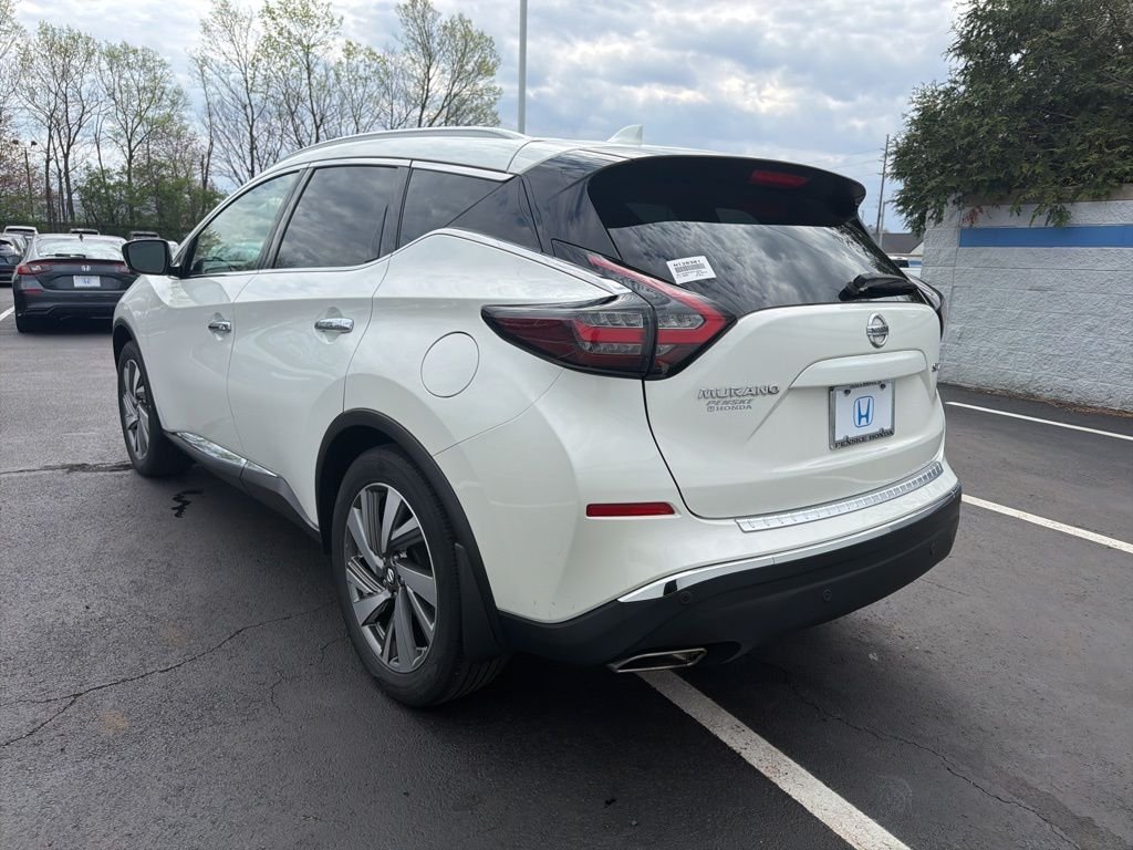 Used 2019 White Nissan SL image 3