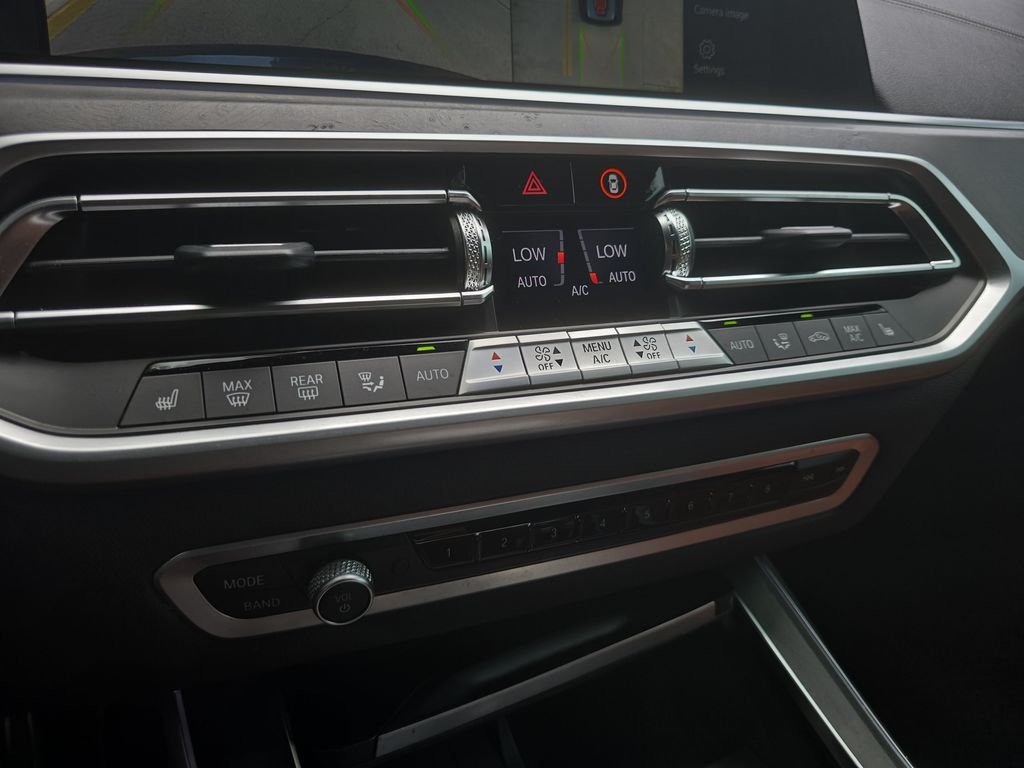 Used 2022 Arctic Grey Metallic BMW M50i image 21