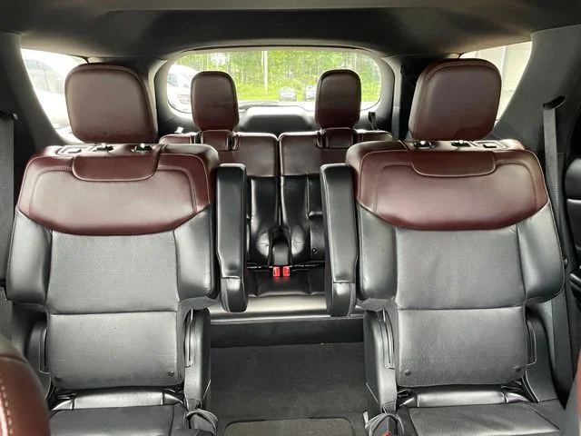 Used 2020 Black Metallic Ford Platinum image 42