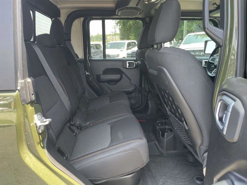 Used 2022 Green Jeep Mojave image 17