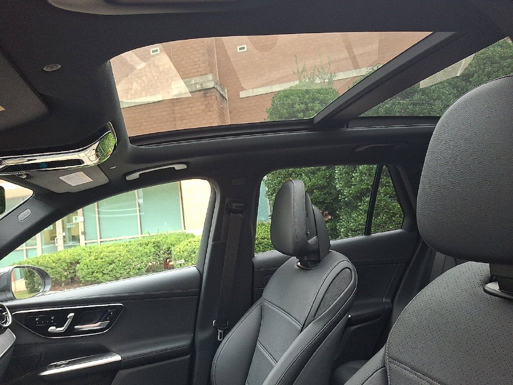 New 2027 Black Mercedes-Benz GLC 300 image 13