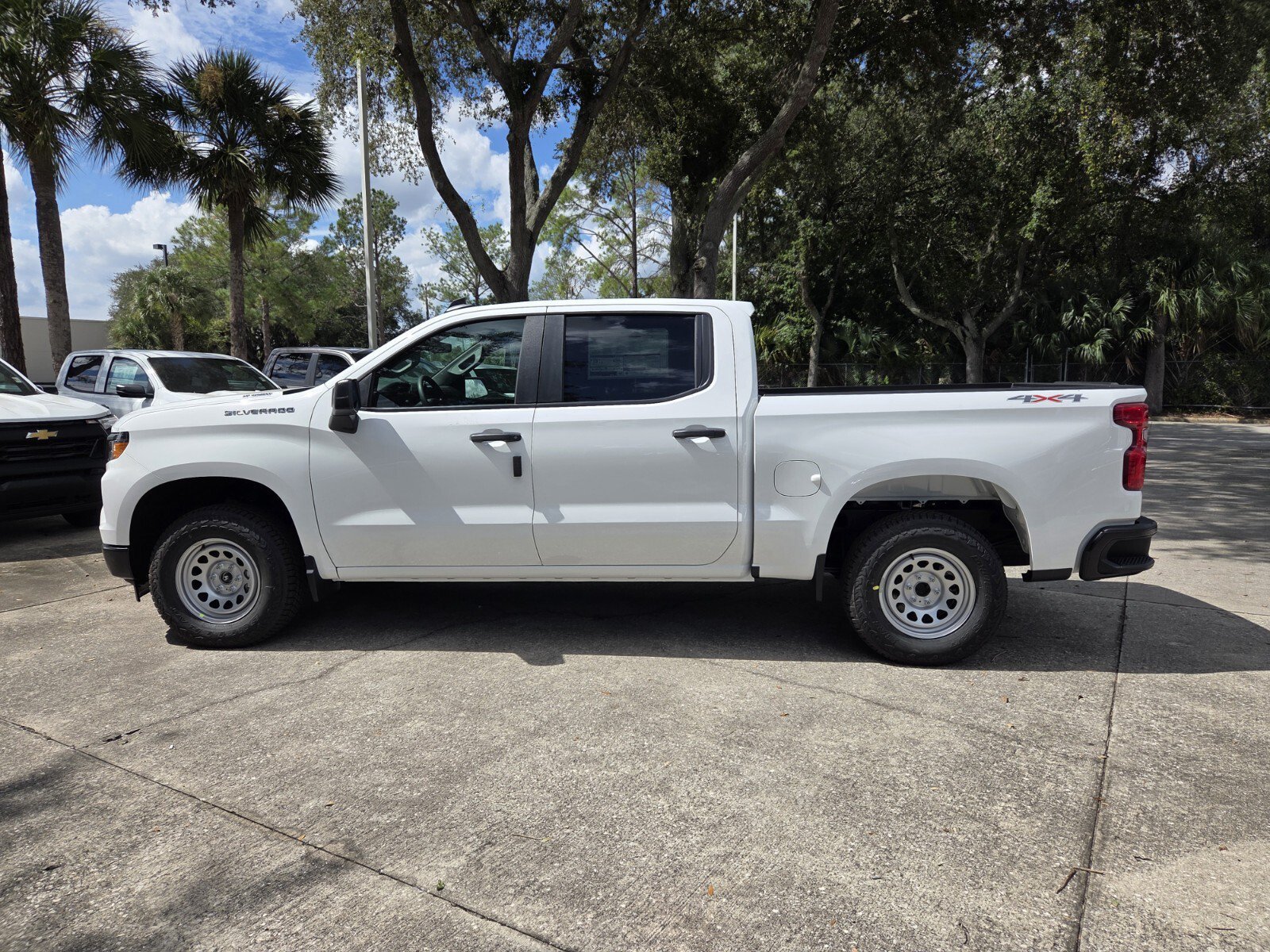 New 2026 Summit White Chevrolet WT image 4