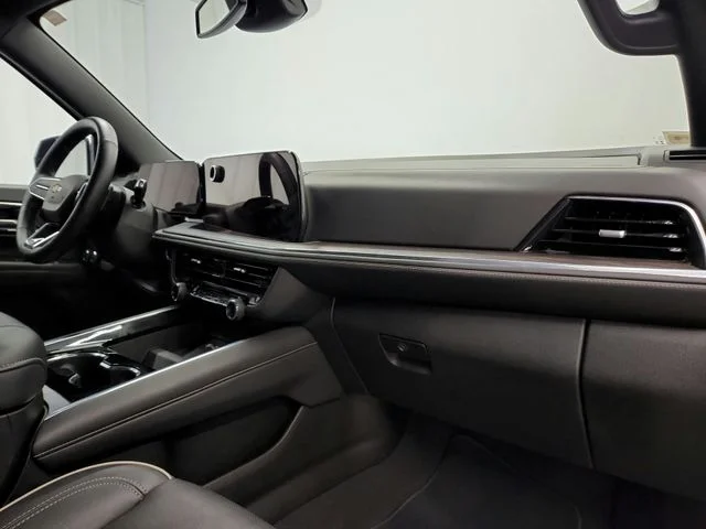 Used 2025 Black Chevrolet Premier image 38