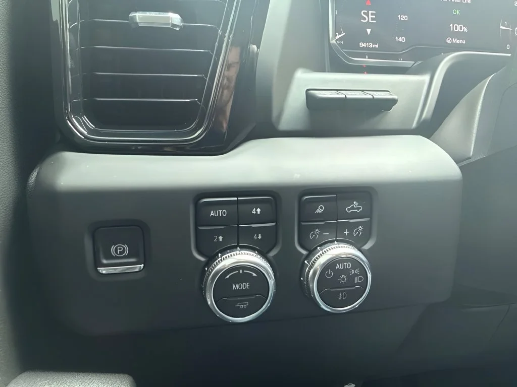 Used 2025 Onyx Black GMC AT4 image 25