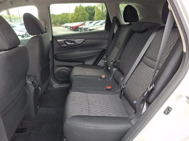 Used 2020 Silver Nissan S image 11