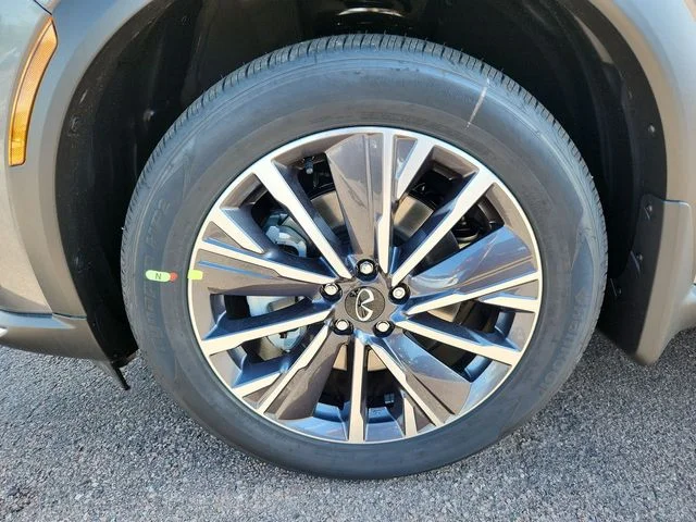 New 2027 GRAPHITE SHADOW INFINITI Luxe AWD image 27