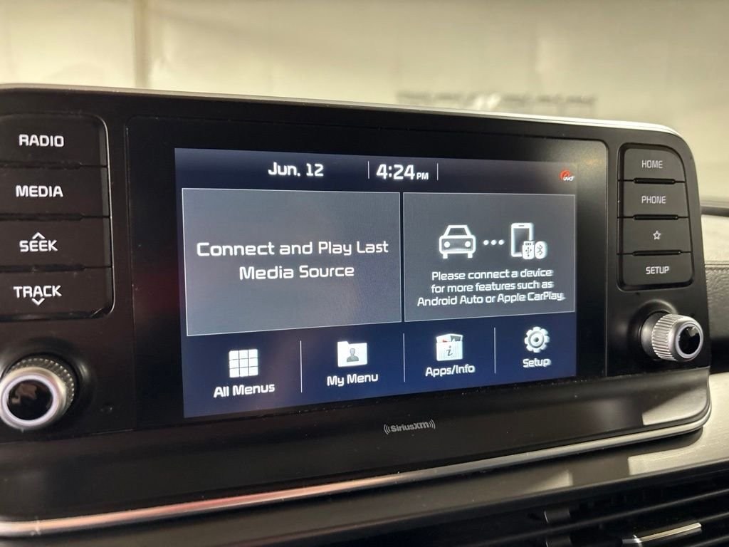 Used 2020 Black Kia S image 22