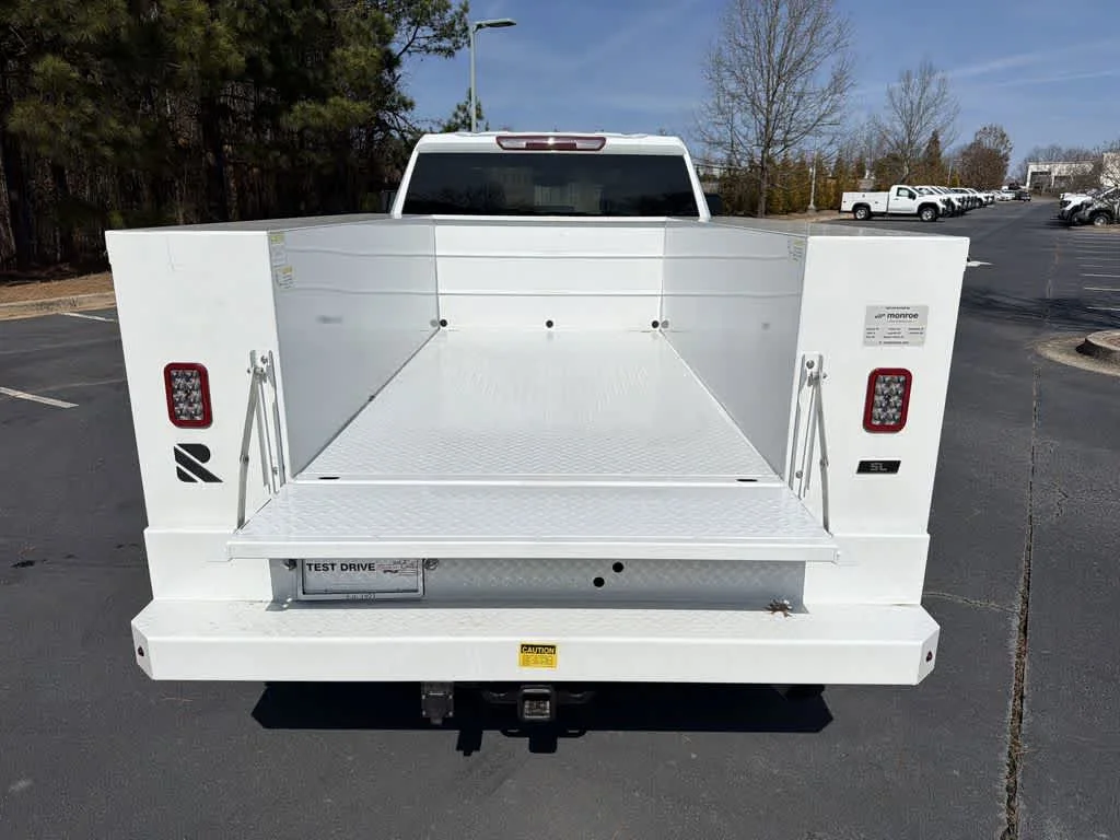 New 2026 Summit White GMC Pro image 17