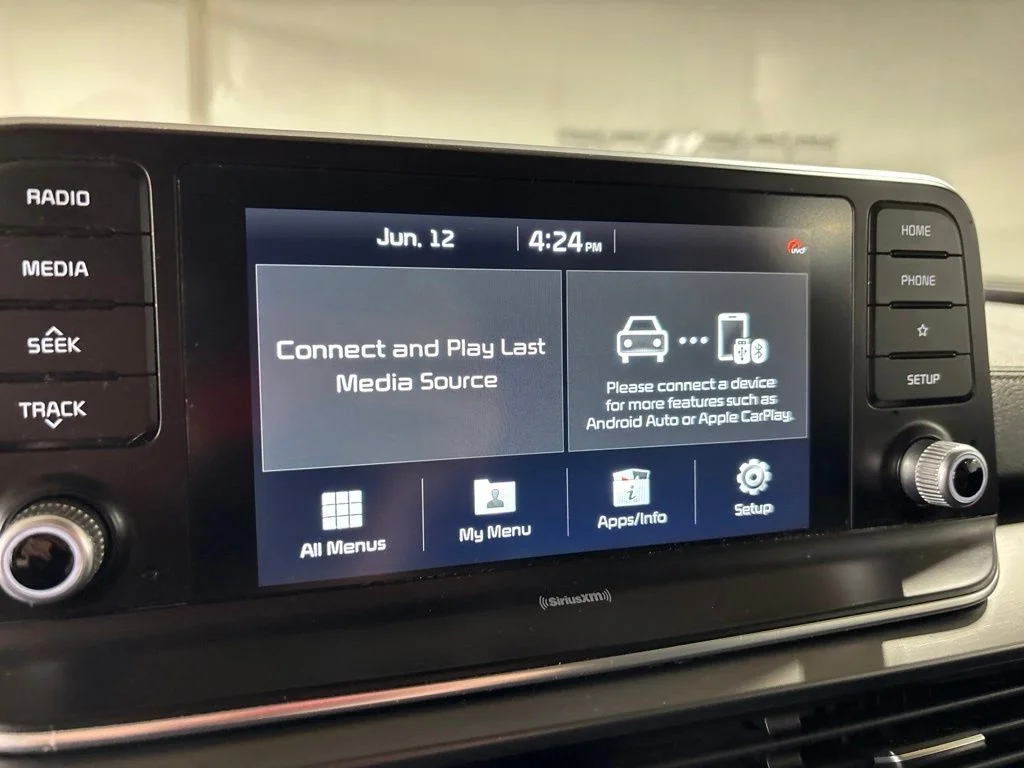 Used 2020 Black Kia S image 22