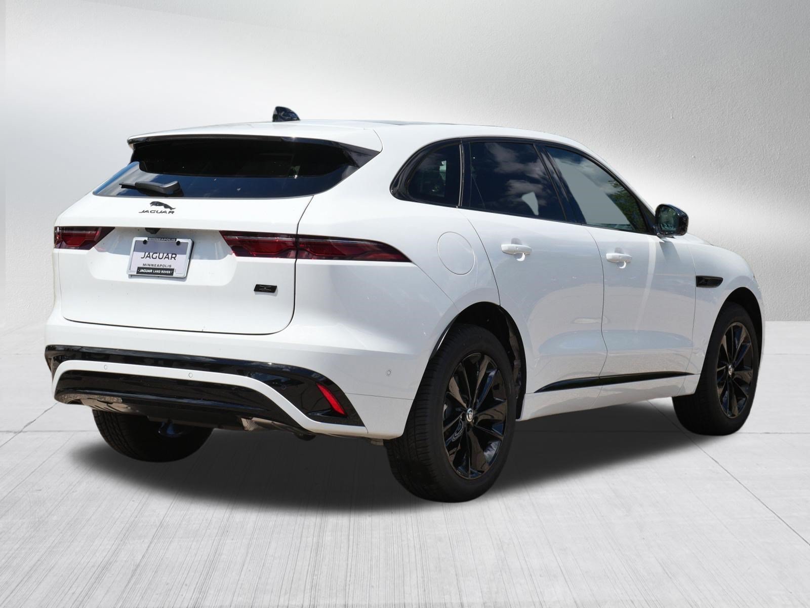 New 2026 Fuji White JAGUAR P250 R-DYNAMIC S image 2