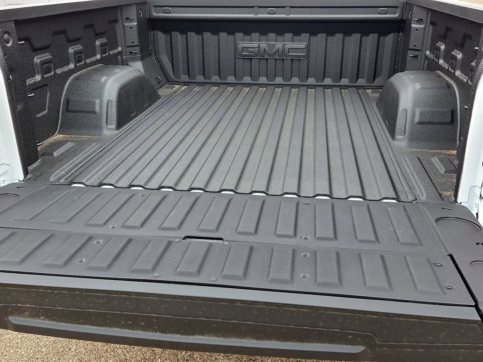 2026 GMC Sierra 1500 AT4 - Photo 8