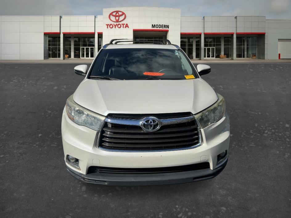 Used 2014 Blizzard Pearl Toyota Limited image 2