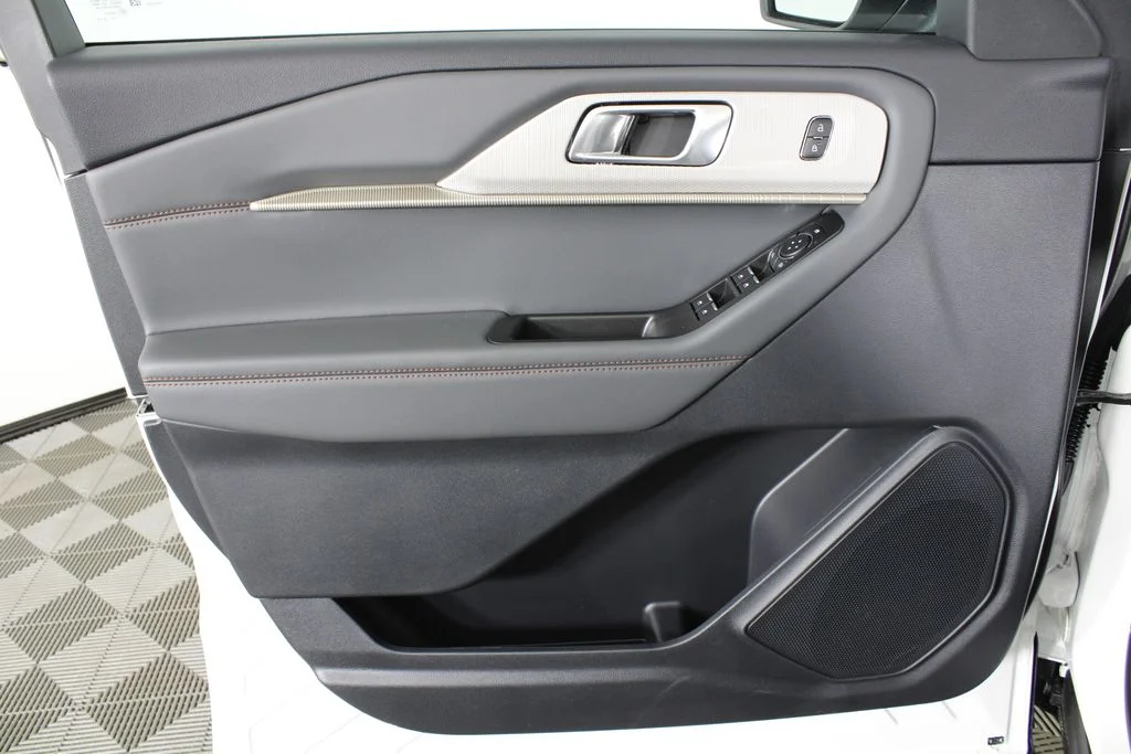 2026 Ford Explorer Active - Photo 12