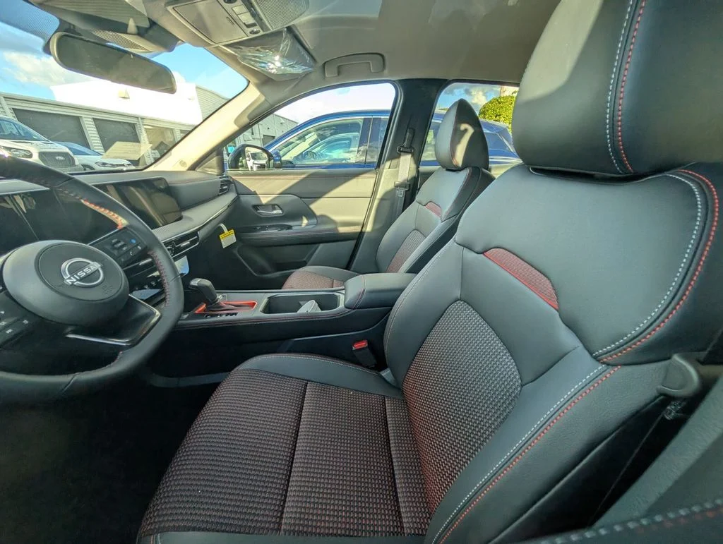 2026 Nissan KICKS SR - Photo 6
