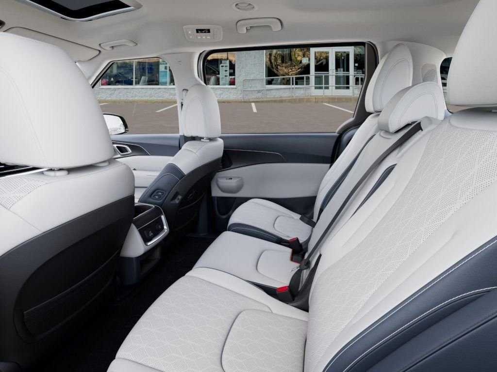 2026 Kia Carnival SX - Photo 18