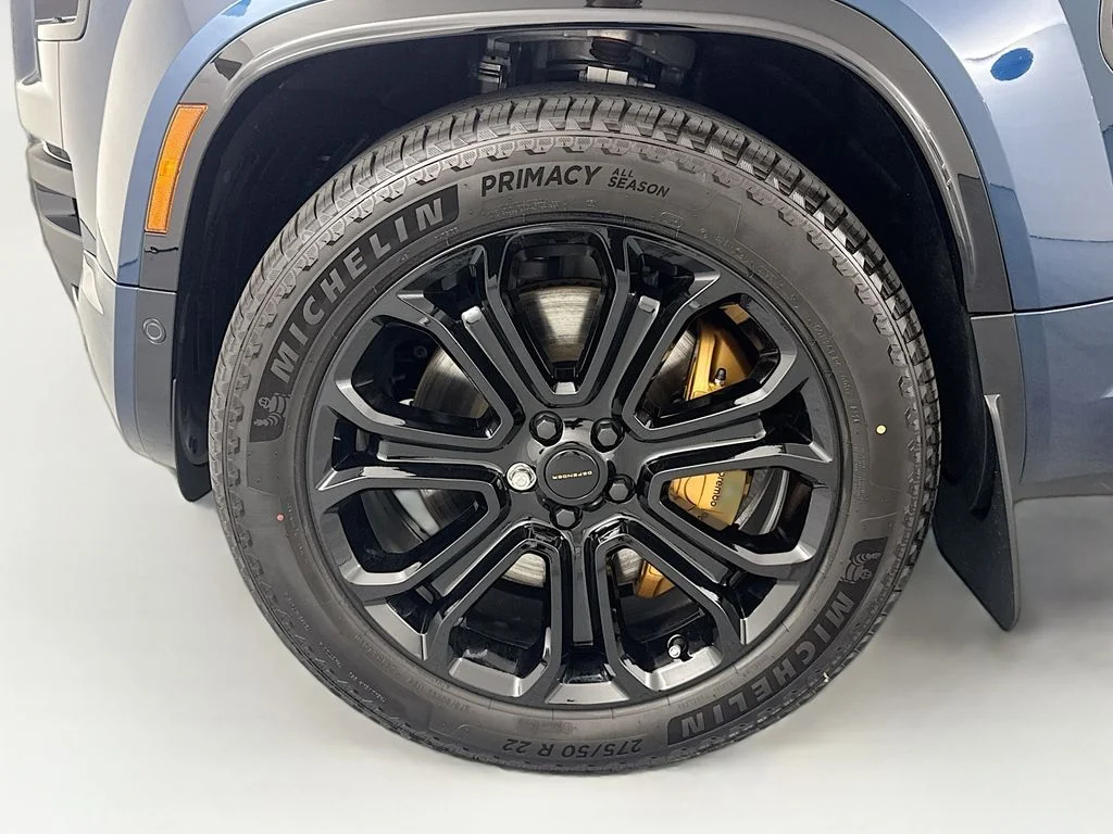 New 2026 Sargasso Blue Land Rover OCTA image 32