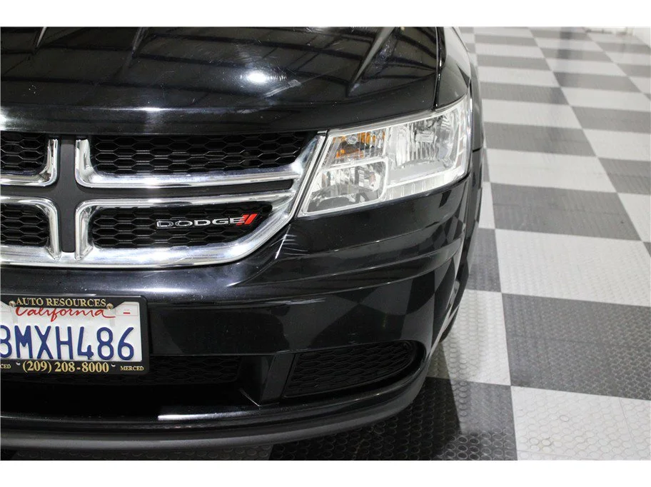 Used 2019 Pitch Black Clearcoat Dodge SE Value Pkg image 8