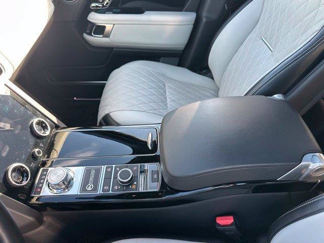 Used 2018 Gray Land Rover SVAutobiography image 12