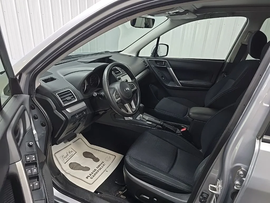 Used 2018 Ice Silver Metallic Subaru 2.5i Premium image 29